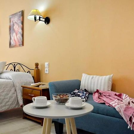 Marilena Studios And Apartments ปาเลโอกัสไตรซา ภายนอก รูปภาพ
