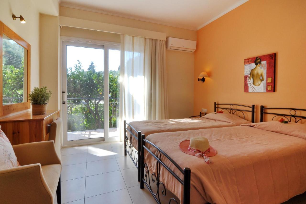 Marilena Studios And Apartments ปาเลโอกัสไตรซา ภายนอก รูปภาพ