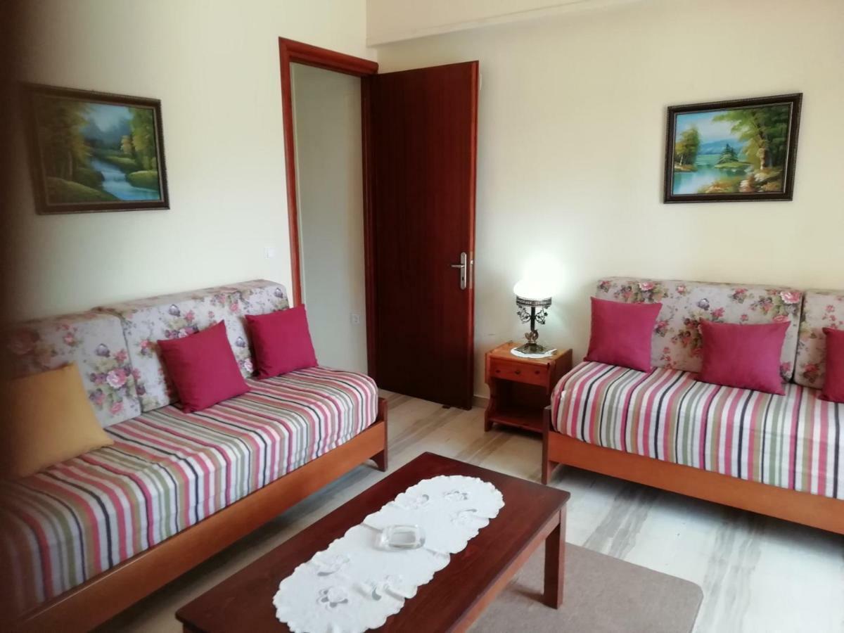 Marilena Studios And Apartments ปาเลโอกัสไตรซา ภายนอก รูปภาพ