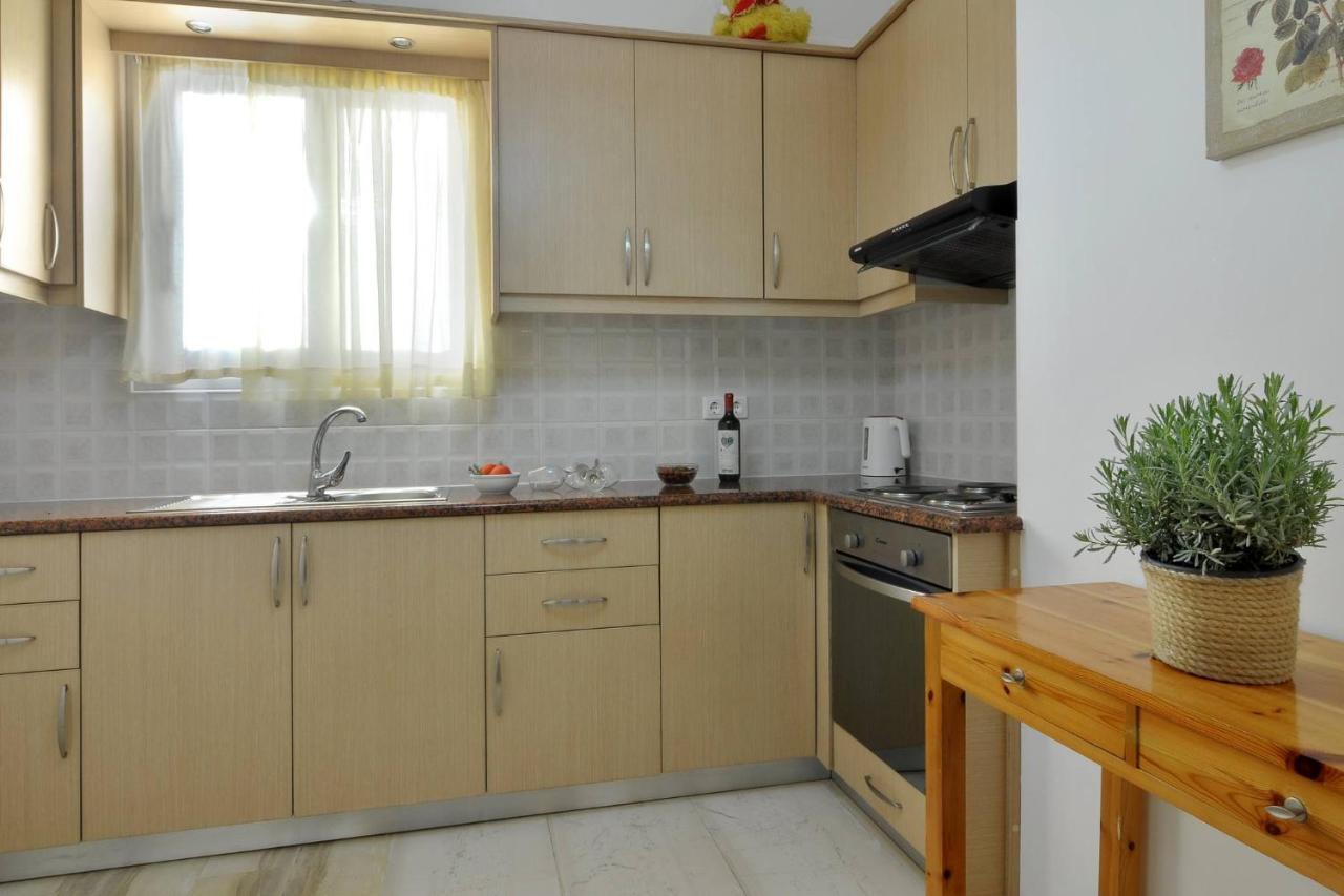 Marilena Studios And Apartments ปาเลโอกัสไตรซา ภายนอก รูปภาพ