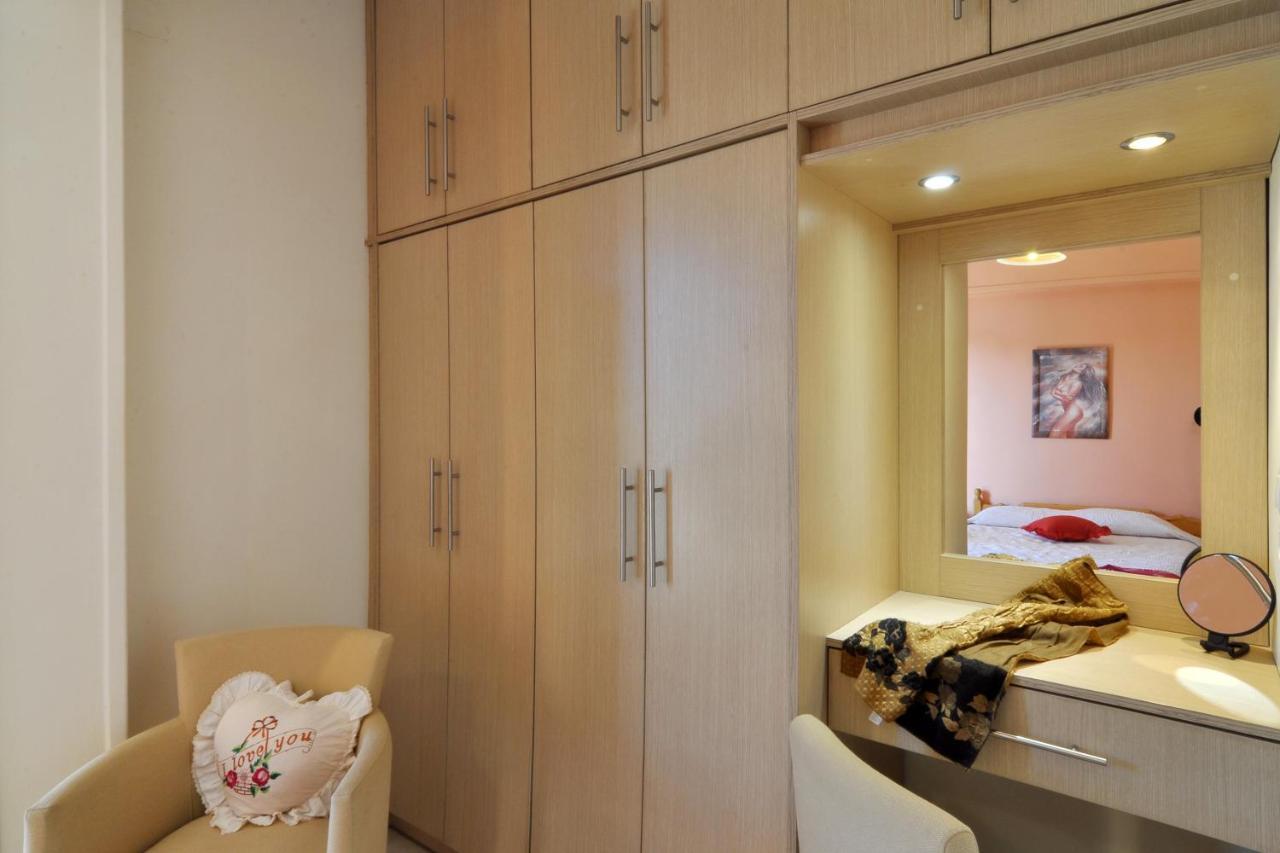 Marilena Studios And Apartments ปาเลโอกัสไตรซา ภายนอก รูปภาพ